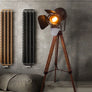 Lampadaire sur pied en bois vintage - L'Atelier Imbert