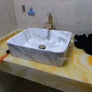 Lavabo en céramique et marbre